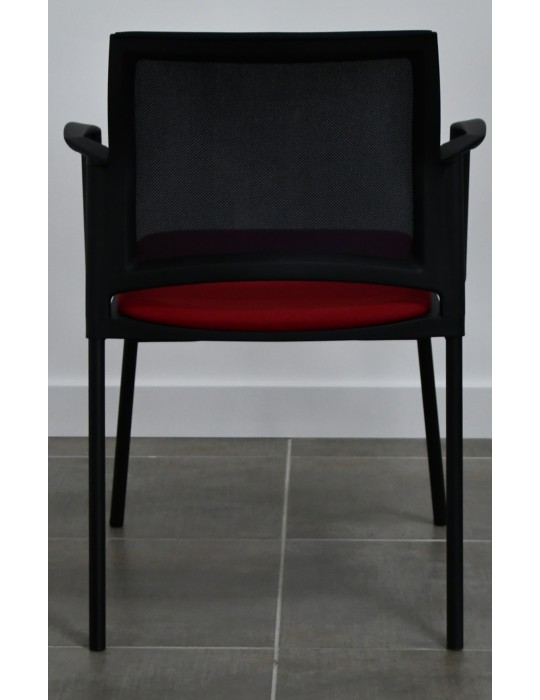 Chaise visiteur - Neuf - Tamaki 4 pieds - Dossier Résille / Assise tissus Rouge - Avec accotoirs