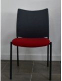 Chaise conférence Cabaret reconditionnée – Dossier résille rouge & assise tissu gris