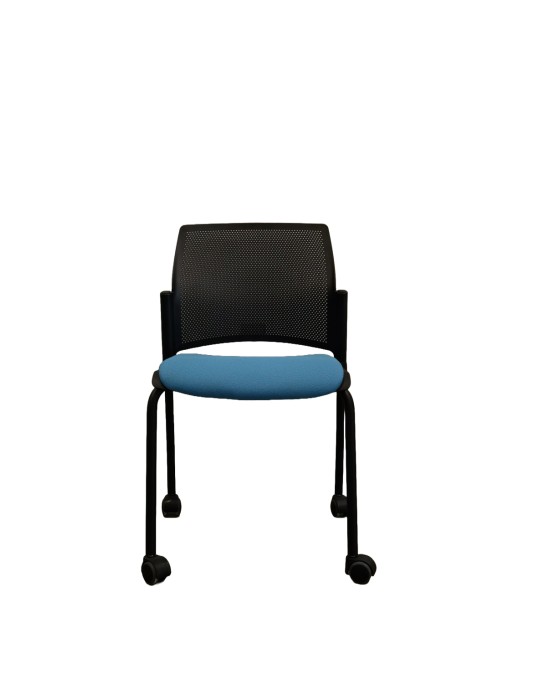 Chaise visiteur - Neuf - Tamaki sur roulettes Dossier perforé polypropylène / Assise tissus Bleu