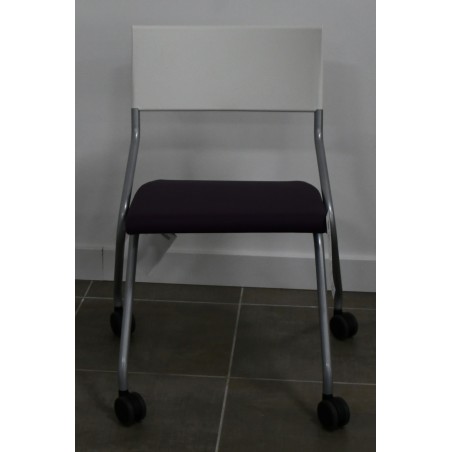 Chaise de réunion pliante Sedus -Neuf - FLIP FLA Assise similicuir violine rabattable- Dossier Polypropylène BlancP -