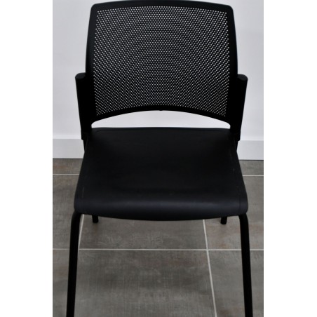 Chaise visiteur Tamaki Dossier perforé polypropylène / Assise polypropylène