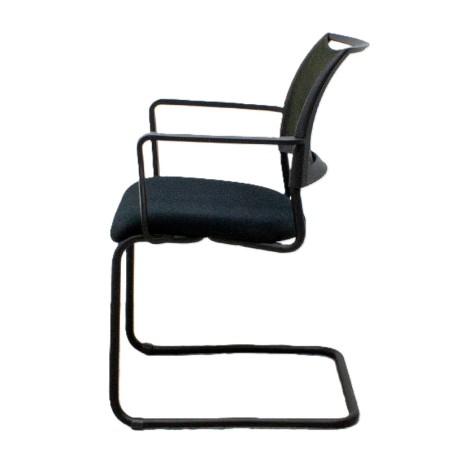 Chaise visiteur luge - Assise tissu Noir / dossier résille Noir Reconditionné